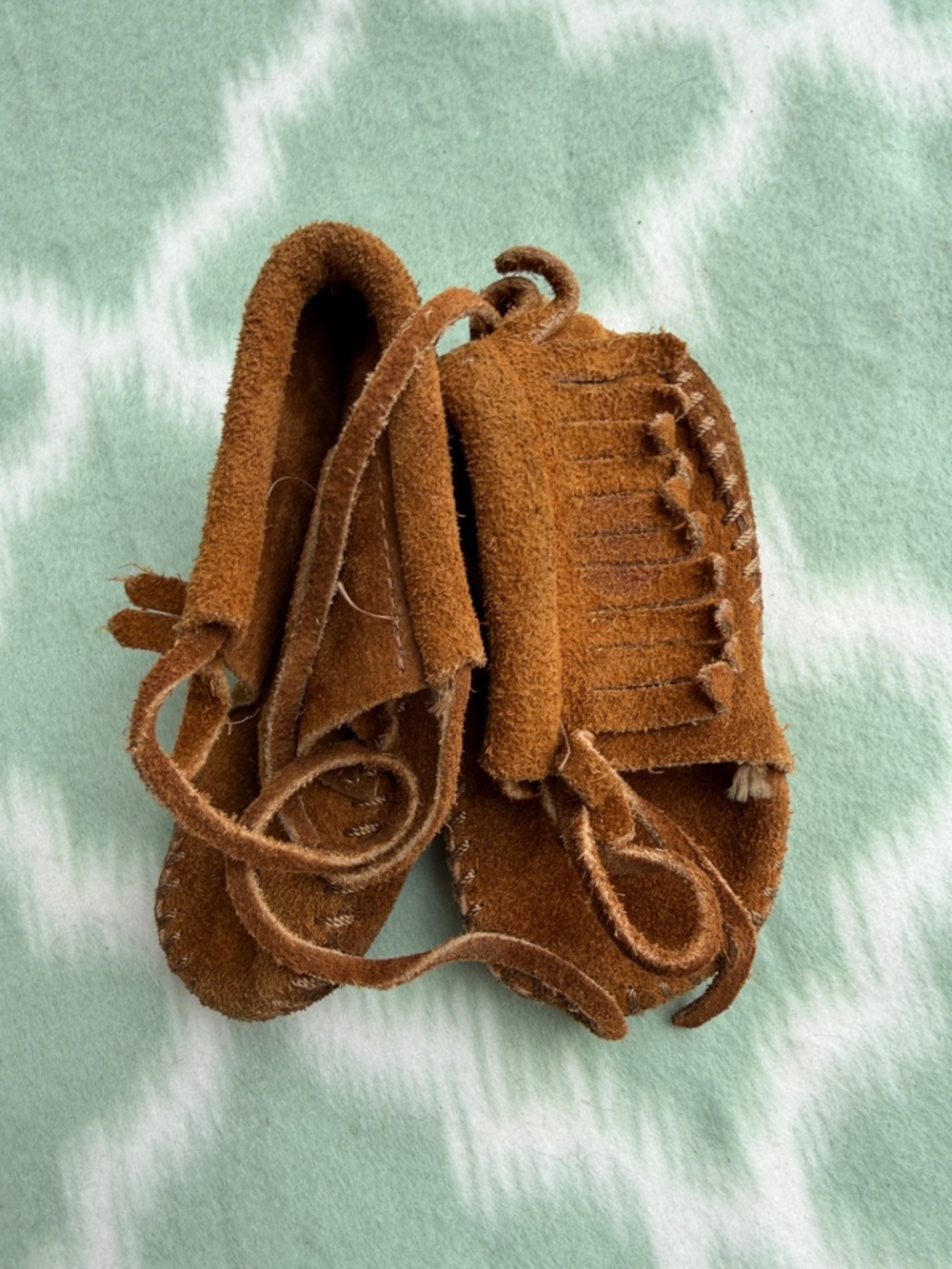 Minnetonka Chestnut Suede Fringe Baby Moccasins sz 3